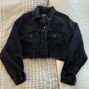 Zara cropped jean jacket, size 5, black